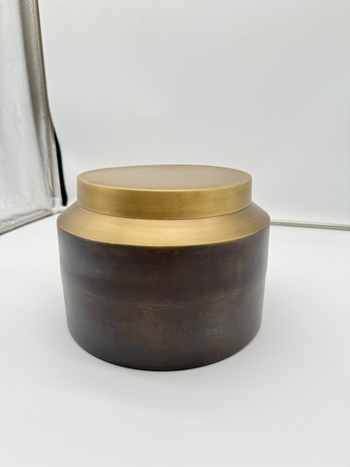 Dekocandle Zwarte Antieke Box met Messing Deksel – Luxe Opbergaccessoire