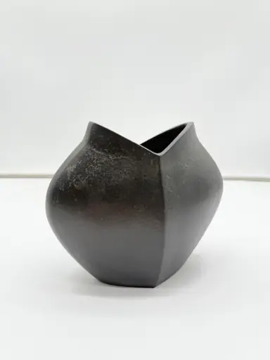 Dekocandle Adelaise Vaas – Matt Black Small Aluminium Design